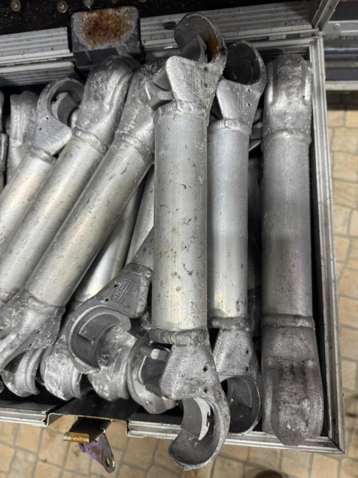 34 Metros de Truss triangular apilable de 40