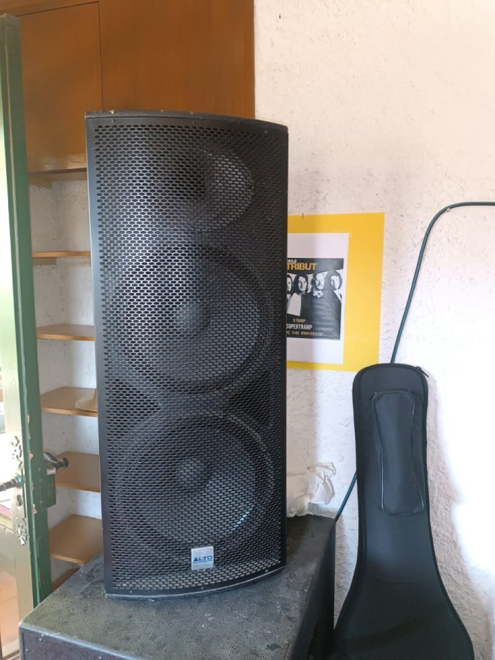 Sistema PA completo Alto professional + Ecler 2 subs 2 tops etapas y crossover de segunda mano · Foto 1 de 6 · Girona · 1500 €