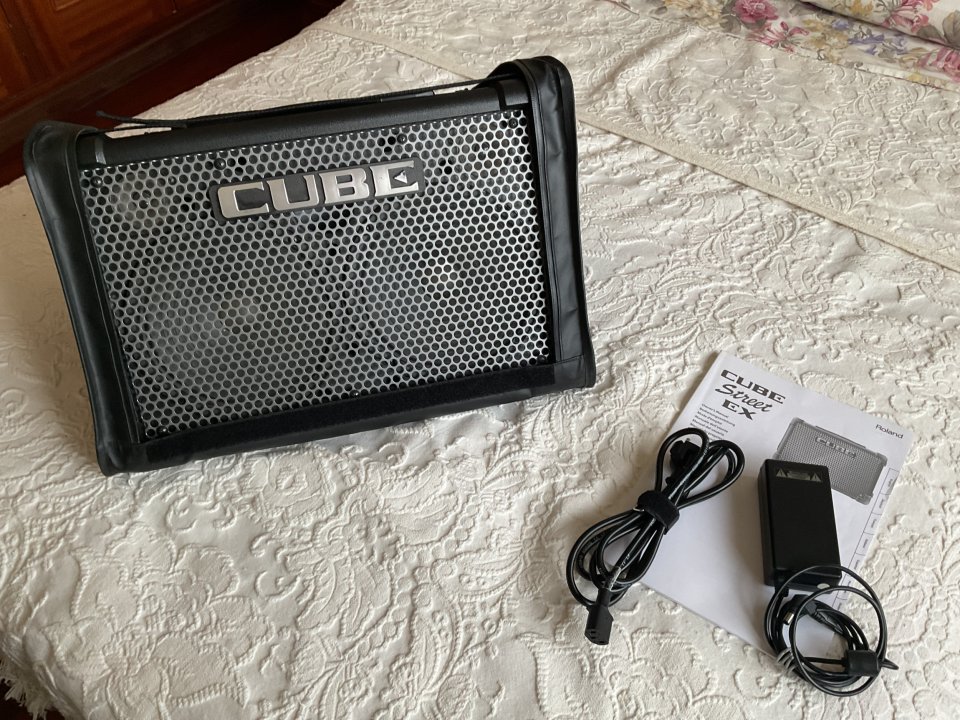 ROLAND CUBE STREET EX