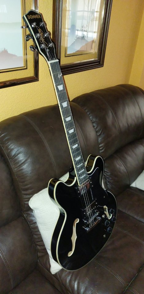 NOVEDAD GUITARRA JAZZ DONNER DJP-1000 - color Negro de segunda mano · Foto 4 de 7 · Málaga · 235 €