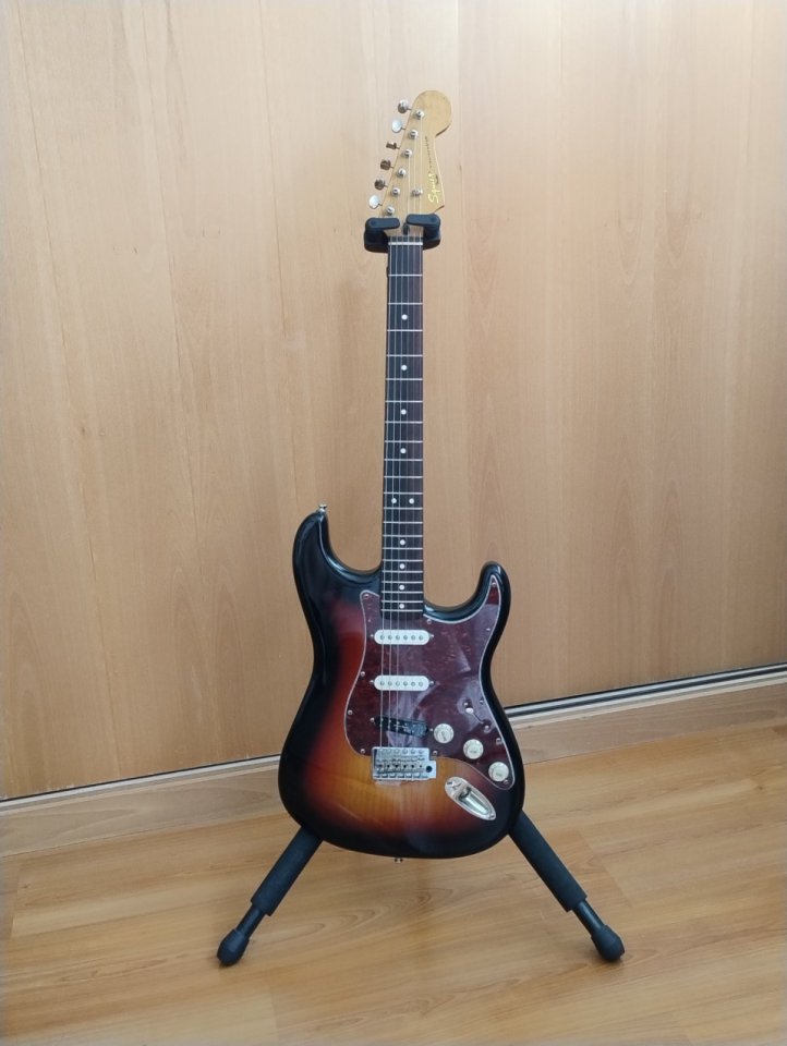 Stratocaster tipo vintage de segunda mano · Foto 2 de 7 · Madrid · 480 €