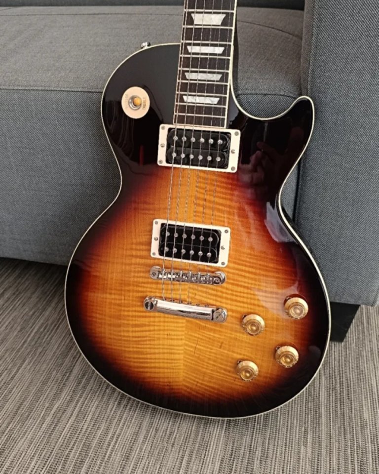 Gibson Les Paul Slash Standard November Burst 2025 de segunda mano · Foto 1 de 8 · Valencia · 2350 €