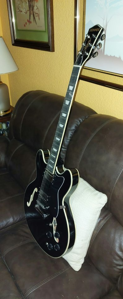 NOVEDAD GUITARRA JAZZ DONNER DJP-1000 - color Negro de segunda mano · Foto 5 de 7 · Málaga · 235 €