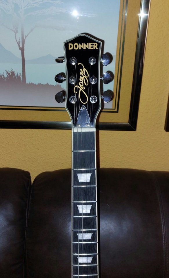 NOVEDAD GUITARRA JAZZ DONNER DJP-1000 - color Negro de segunda mano · Foto 6 de 7 · Málaga · 235 €