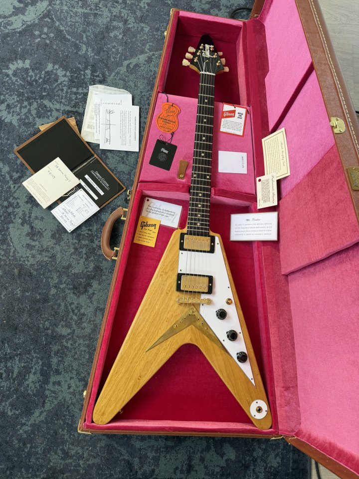 Gibson Flying V 58 Korina Reissue (Cambio) de segunda mano · Foto 3 de 9 · Madrid · 6500 €