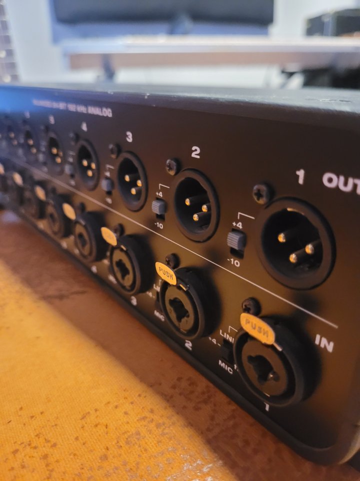 MOTU 896 HD de segunda mano · Foto 3 de 6 · Sevilla · 190 €