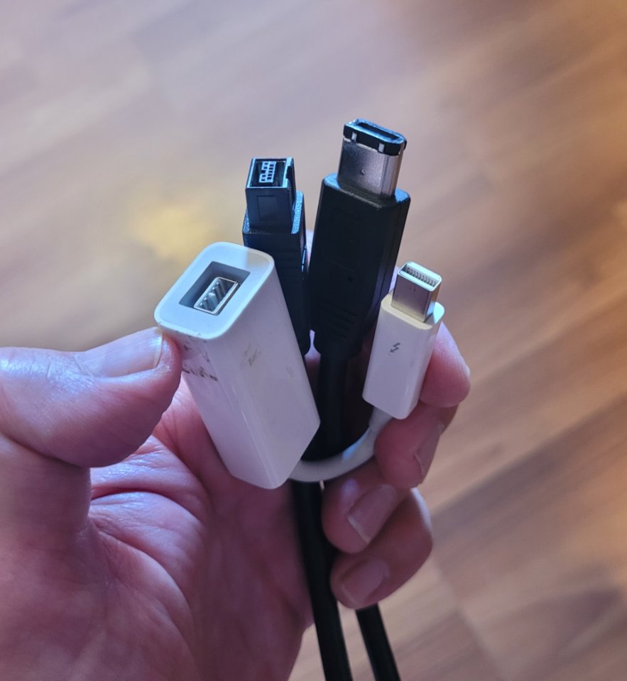 MOTU 896 HD de segunda mano · Foto 6 de 6 · Sevilla · 190 €