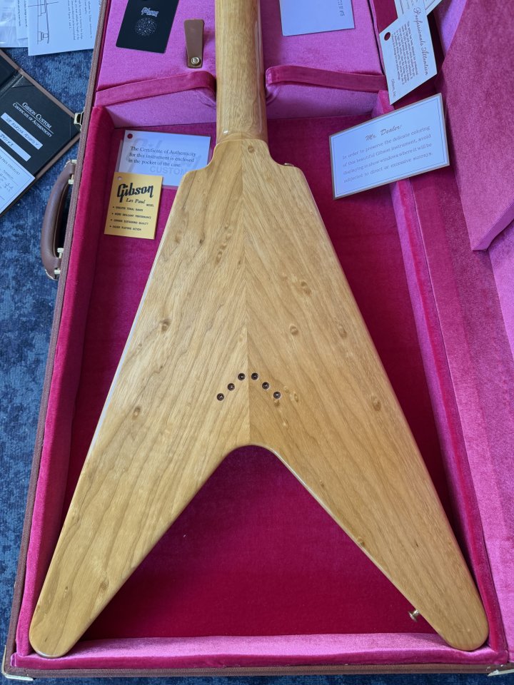 Gibson Flying V 58 Korina Reissue (Cambio) de segunda mano · Foto 8 de 9 · Madrid · 6500 €