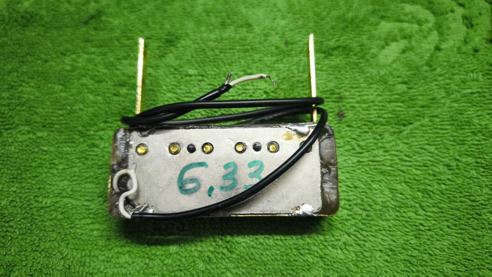 Pastilla flotante para guitarra de Jazz de segunda mano · Foto 2 de 2 · Madrid · 50 €