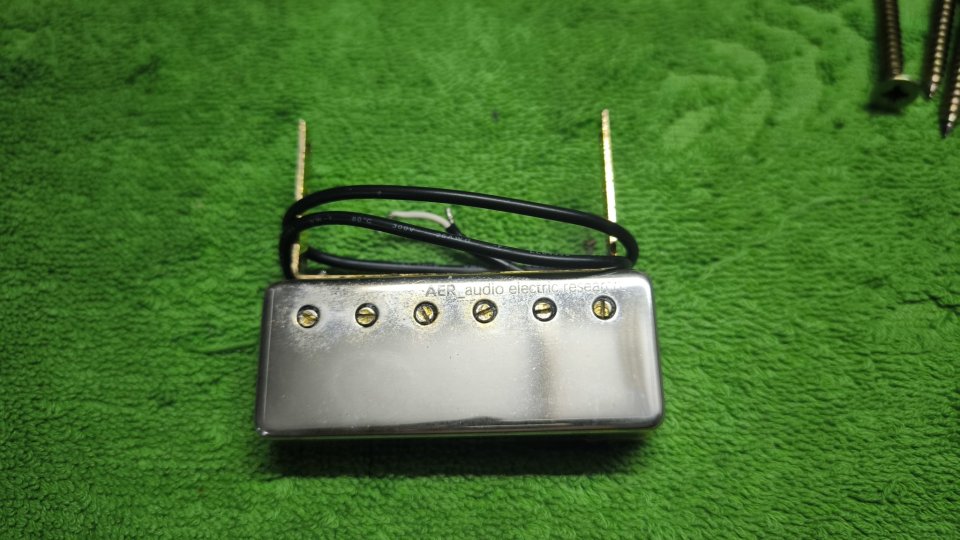 Pastilla flotante para guitarra de Jazz de segunda mano · Foto 1 de 2 · Madrid · 50 €