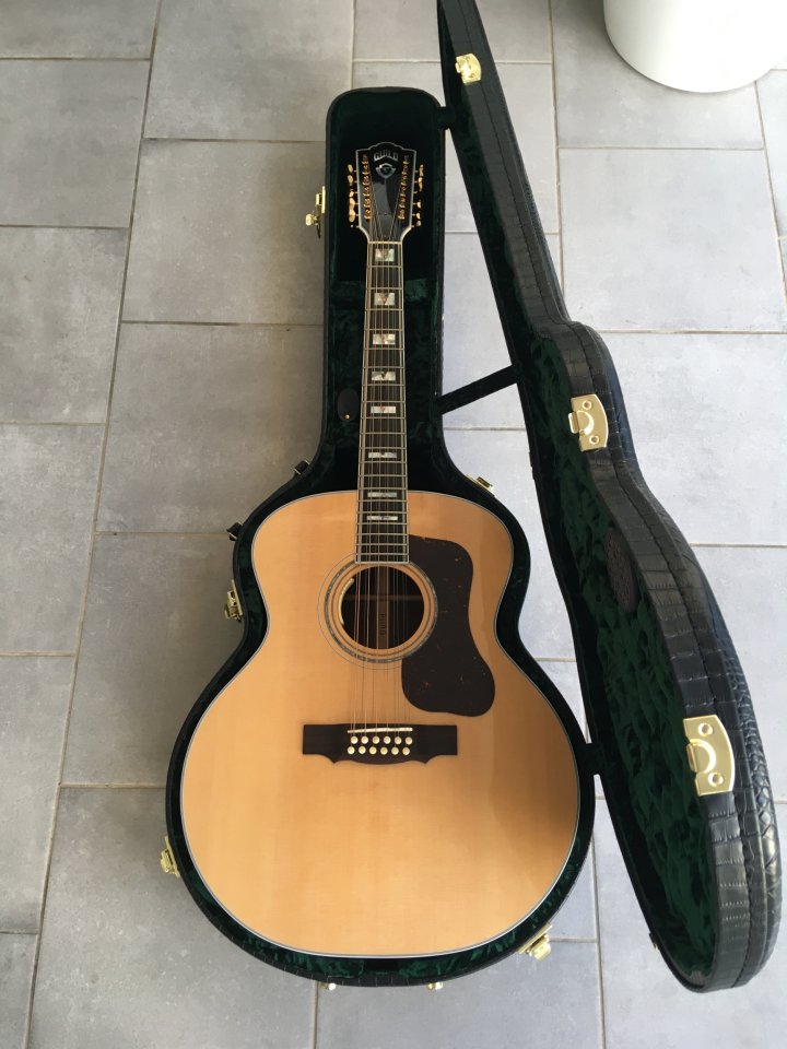 GUILD F512 NAT E de segunda mano · Foto 8 de 10 · Cádiz · 3000 €