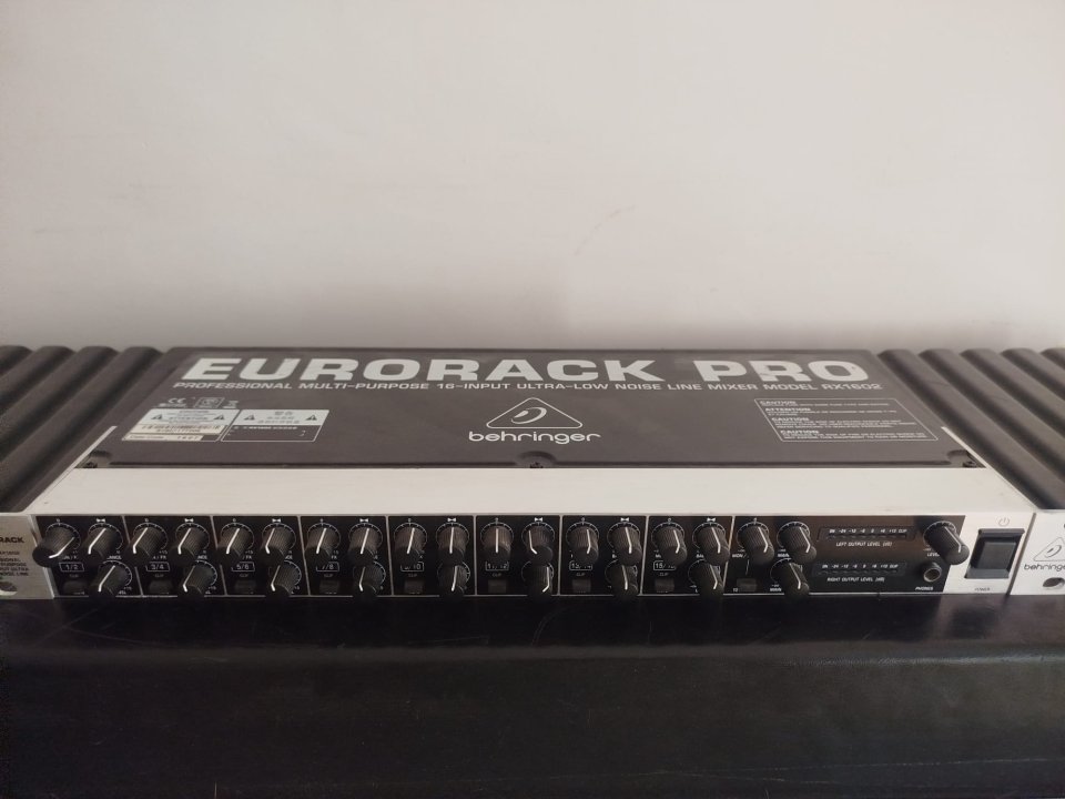 Behringer Eurorack PRO RX1602 de segunda mano · Zaragoza · 70 €