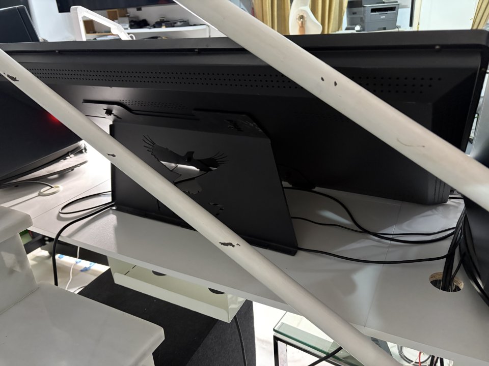Steven Slate Audio RAVEN MTZ 43" + Licencia Logic Pro de segunda mano · Foto 2 de 2 · Málaga · 1300 €