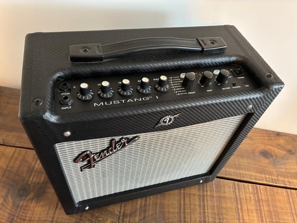 Fender Mustang I (V1) - Amplificador de guitarra 20 W de segunda mano · Foto 2 de 4 · Gipuzkoa · 80 €