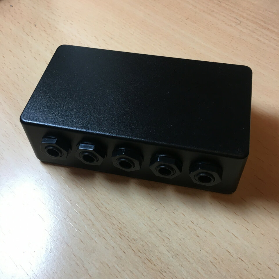 Footswitch, AB, ABY, Switcher, controlador, tap tempo, splitter, patch box