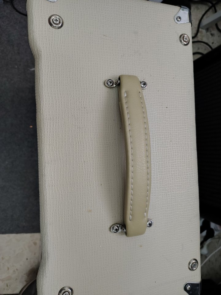 Amplificador Harley Benton Tube15 de segunda mano · Foto 3 de 6 · Sevilla · 200 €