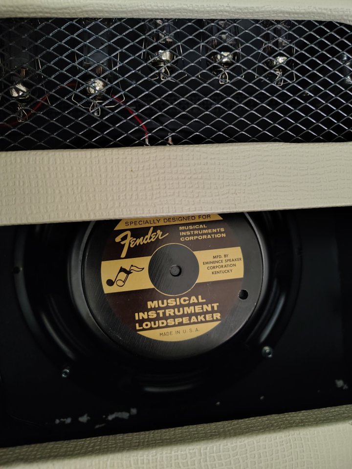 Amplificador Harley Benton Tube15 de segunda mano · Foto 4 de 6 · Sevilla · 200 €