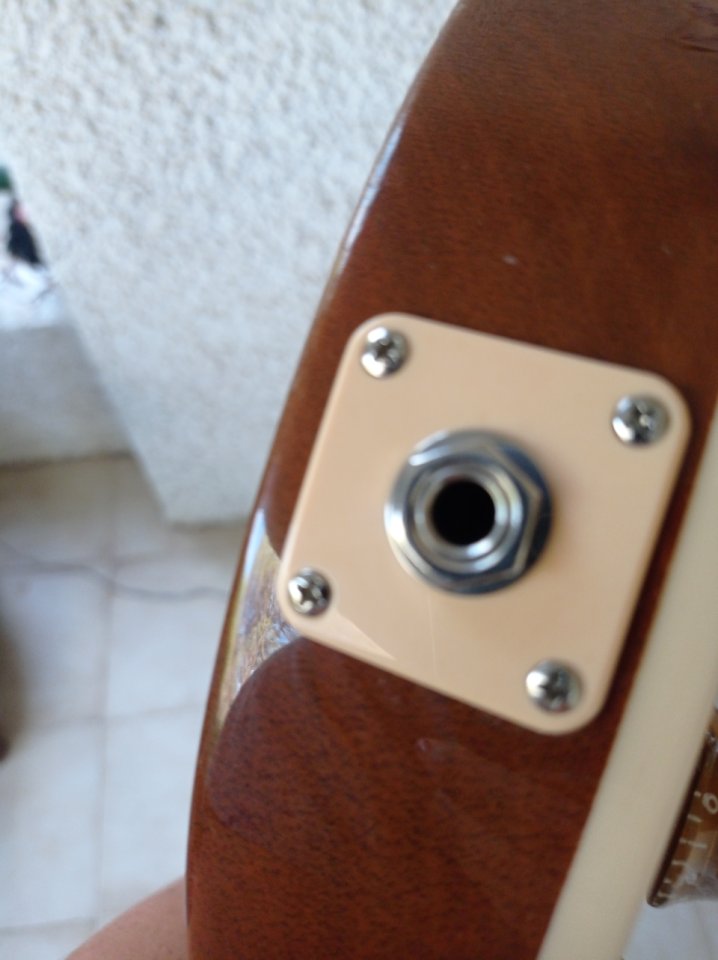 Gibson Les Paul 50s Goldtop + funda dura de segunda mano · Foto 9 de 9 · Madrid · 2200 €