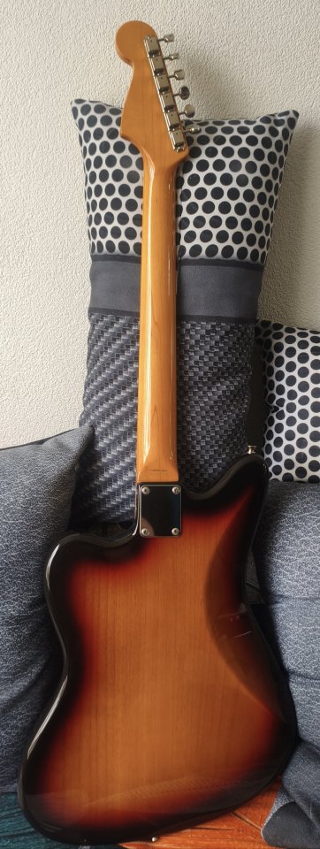 Fender Jazzmaster JM66B (3-tone sunburst,2006, CIJ, Tokai Gakki)) de segunda mano · Foto 2 de 10 · Madrid · 1400 €
