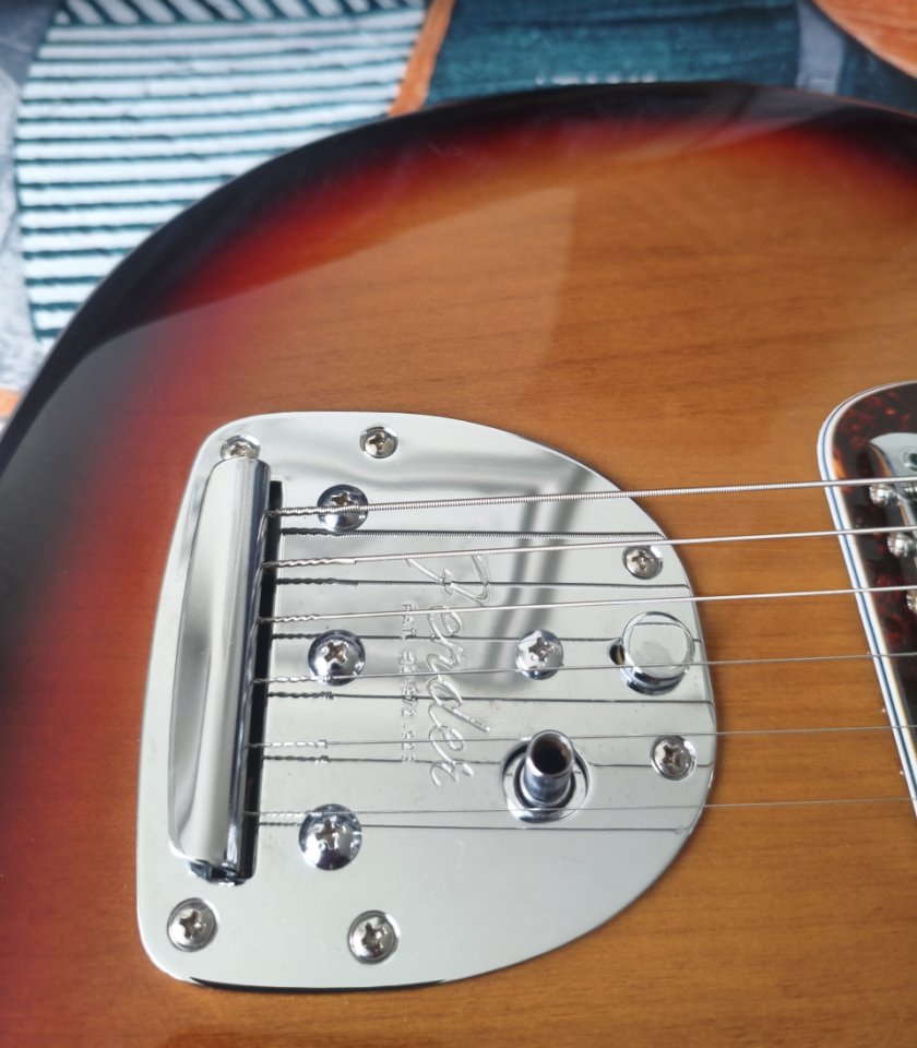Fender Jazzmaster JM66B (3-tone sunburst,2006, CIJ, Tokai Gakki)) de segunda mano · Foto 3 de 10 · Madrid · 1400 €
