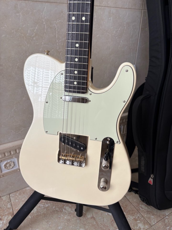 Fender Telecaster hybrid II Japan (MIJ) de segunda mano · Foto 1 de 10 · Alicante · 950 €