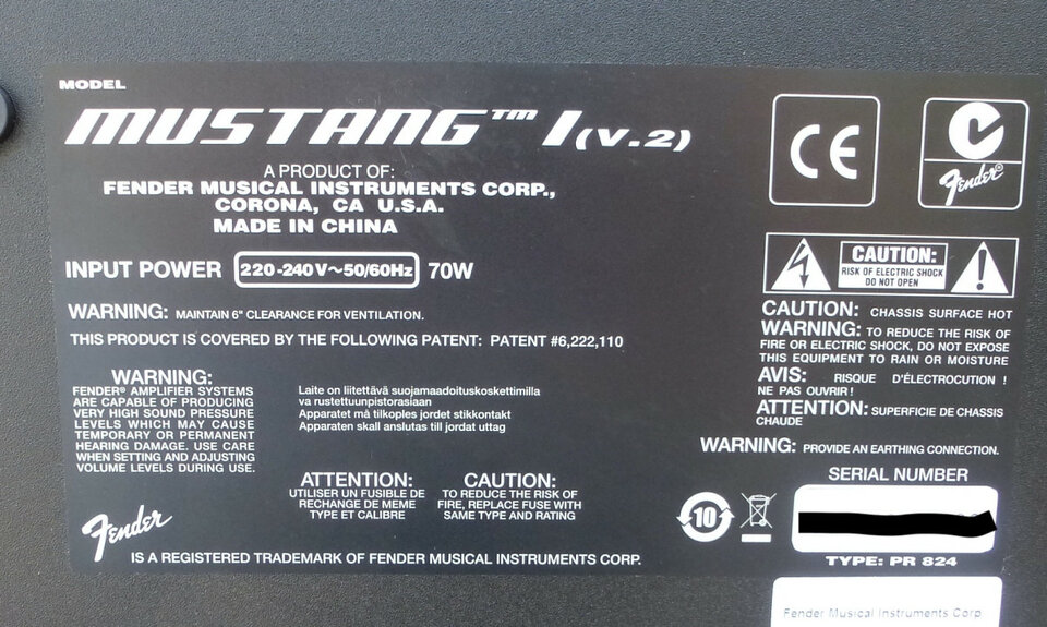Fender Mustang V2. Amplificador para guitarra. Con accesorios. Impecable!!!