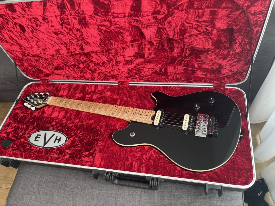 EVH Wolfgang Special 2010 Made in Japan de segunda mano · Foto 1 de 10 · Barcelona · 1550 €