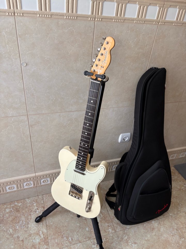 Fender Telecaster hybrid II Japan (MIJ) de segunda mano · Foto 3 de 10 · Alicante · 950 €