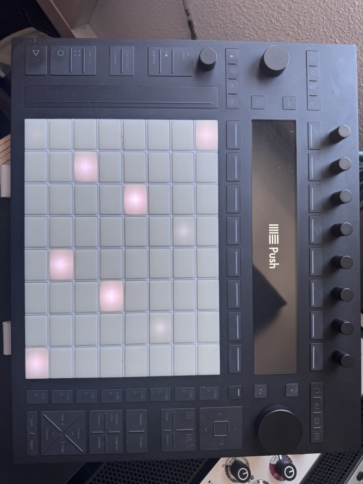 Push 3 Standalone + Decksaver + Case Magma de segunda mano · Foto 2 de 3 · Madrid · 1350 €