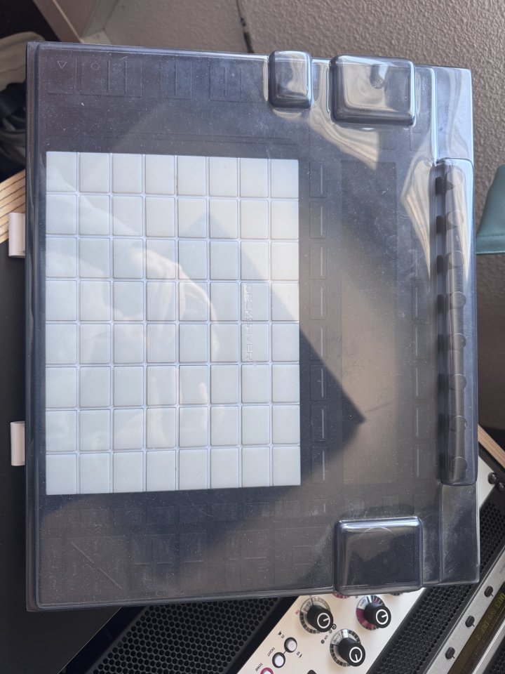 Push 3 Standalone + Decksaver + Case Magma de segunda mano · Foto 3 de 3 · Madrid · 1350 €