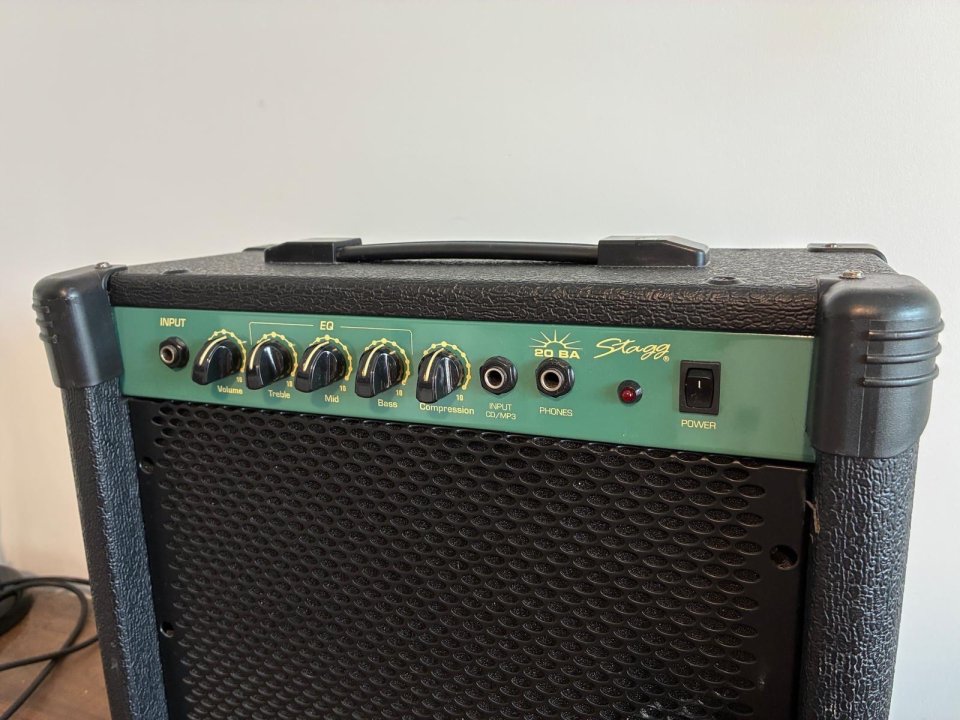Stagg 20 BA - Amplificador de bajo 20 W de segunda mano · Foto 3 de 4 · Gipuzkoa · 45 €