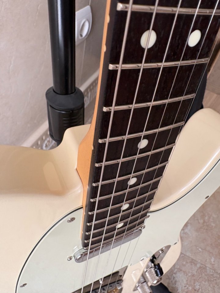 Fender Telecaster hybrid II Japan (MIJ) de segunda mano · Foto 6 de 10 · Alicante · 950 €