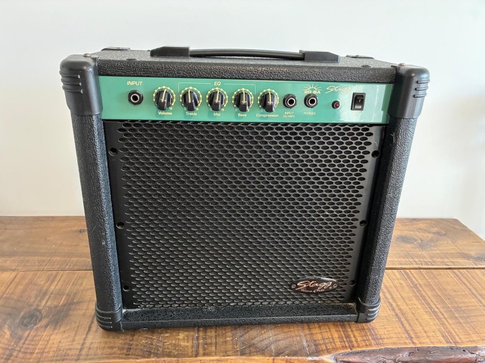 Stagg 20 BA - Amplificador de bajo 20 W de segunda mano · Foto 1 de 4 · Gipuzkoa · 45 €