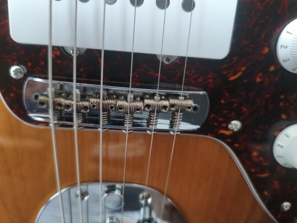 Fender Jazzmaster JM66B (3-tone sunburst,2006, CIJ, Tokai Gakki)) de segunda mano · Foto 8 de 10 · Madrid · 1400 €