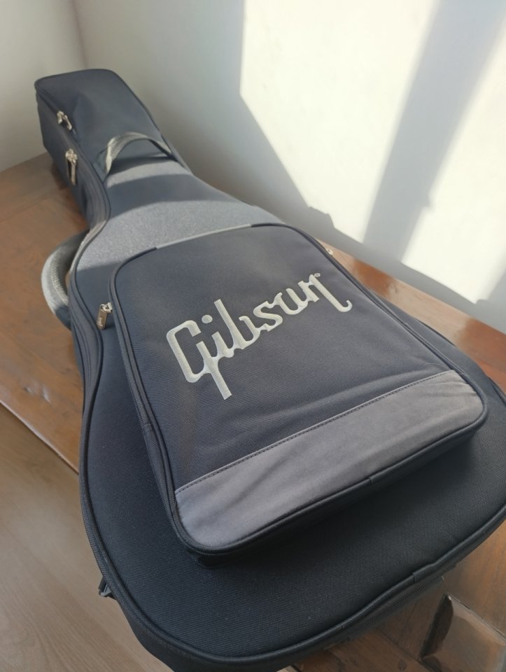 Gibson j45 special satin de segunda mano · Foto 7 de 8 · Barcelona · 1700 €