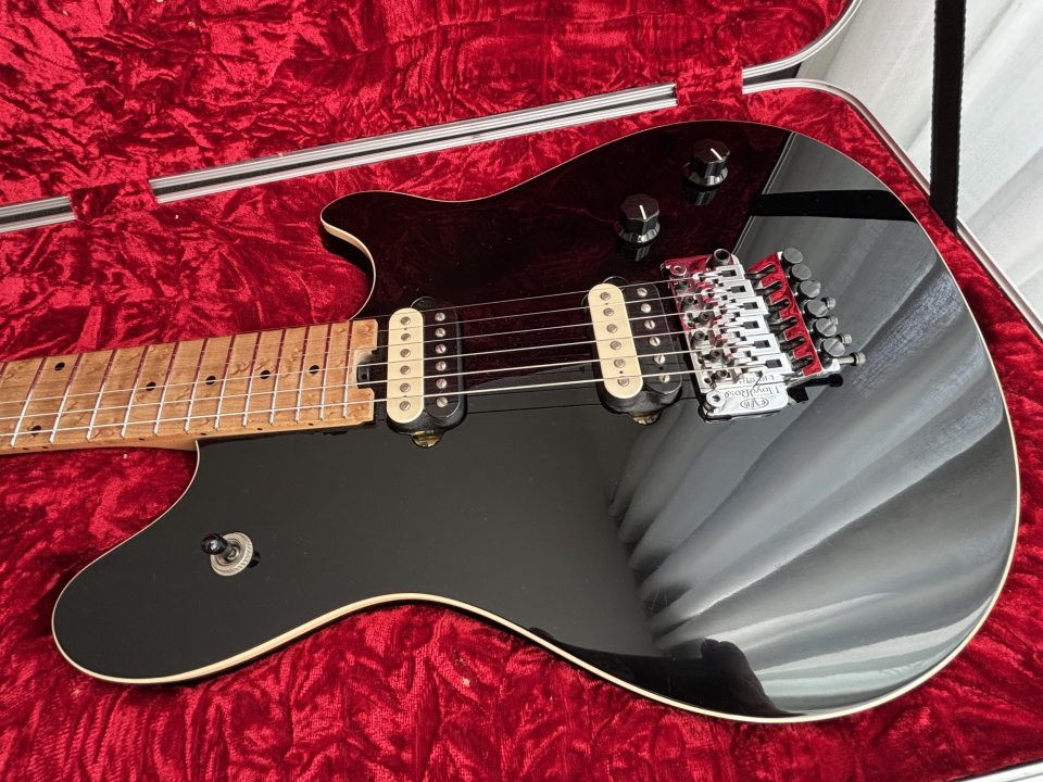 EVH Wolfgang Special 2010 Made in Japan de segunda mano · Foto 8 de 10 · Barcelona · 1550 €
