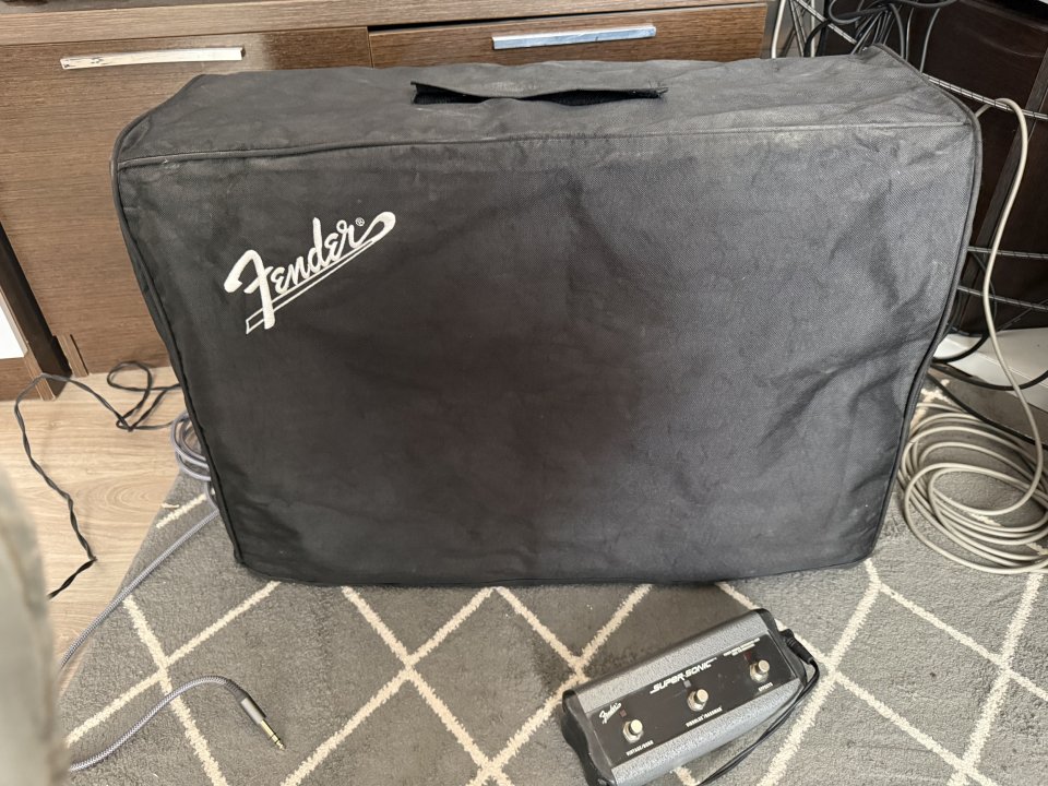 Fender SuperSonic de segunda mano · Foto 5 de 5 · Murcia
