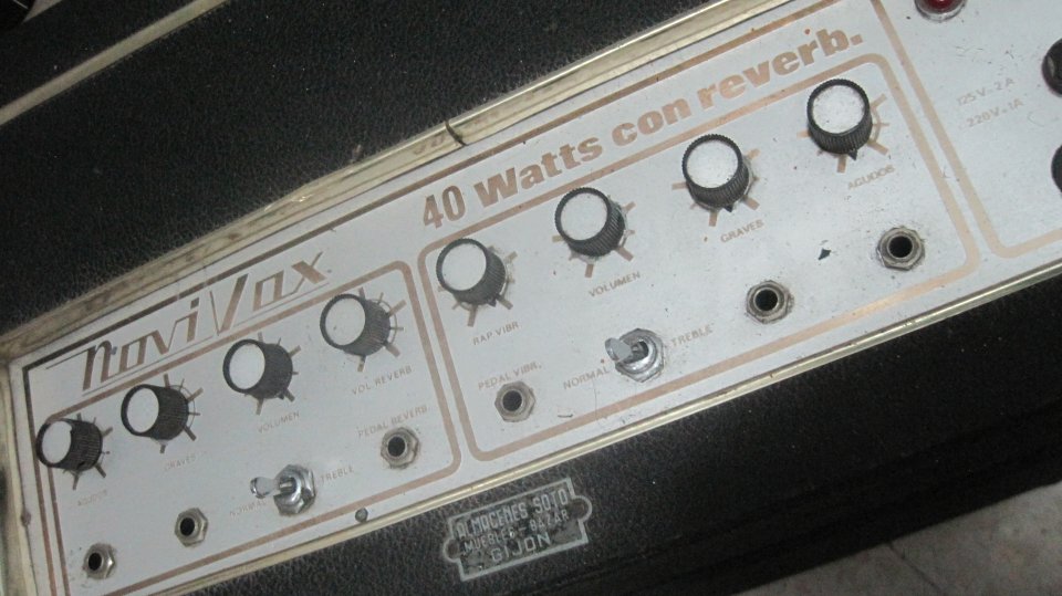 Amplificador vintage a válvulas Novivox 40 watt con reverb