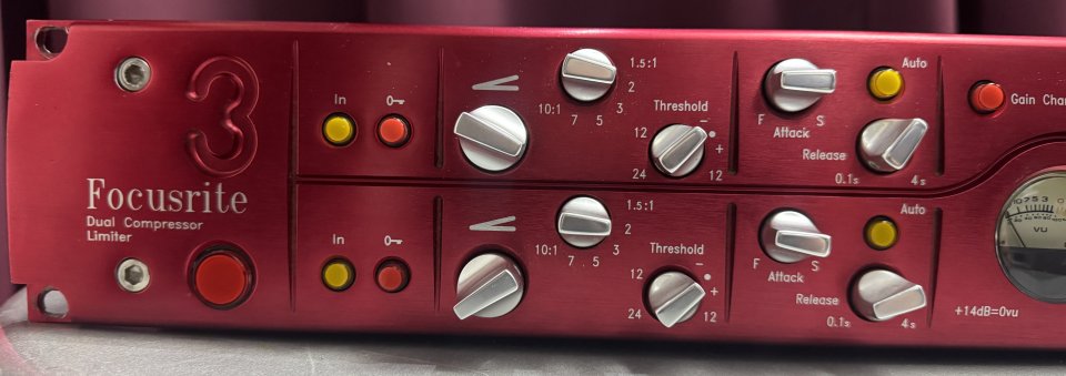 Focusrite Red 3 Dual Compressor / Limiter – Clásico británico de alta gama