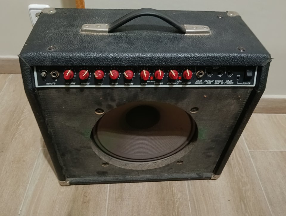 Fender Eighty Five averiado (Reservado) de segunda mano · Foto 1 de 4 · Barcelona