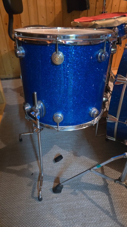 Bateria acustica DW de segunda mano · Foto 6 de 6 · Bizkaia · 4000 €