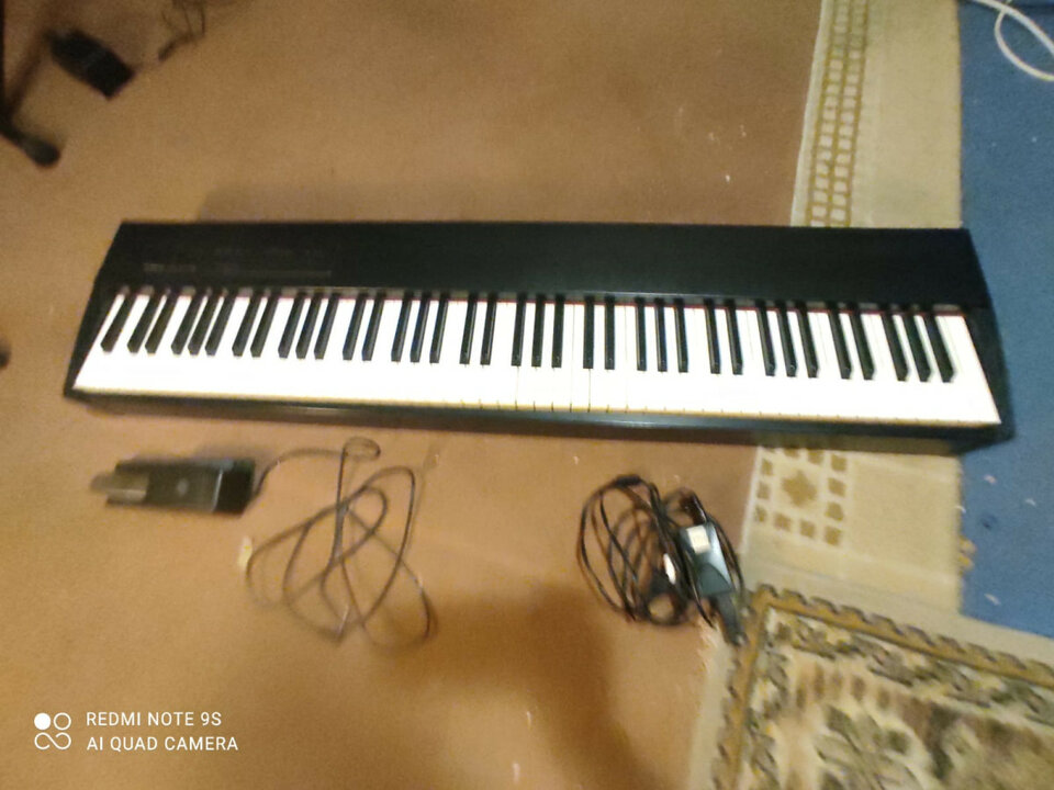 Roland Digital Piano F-20 Supernatural Piano
