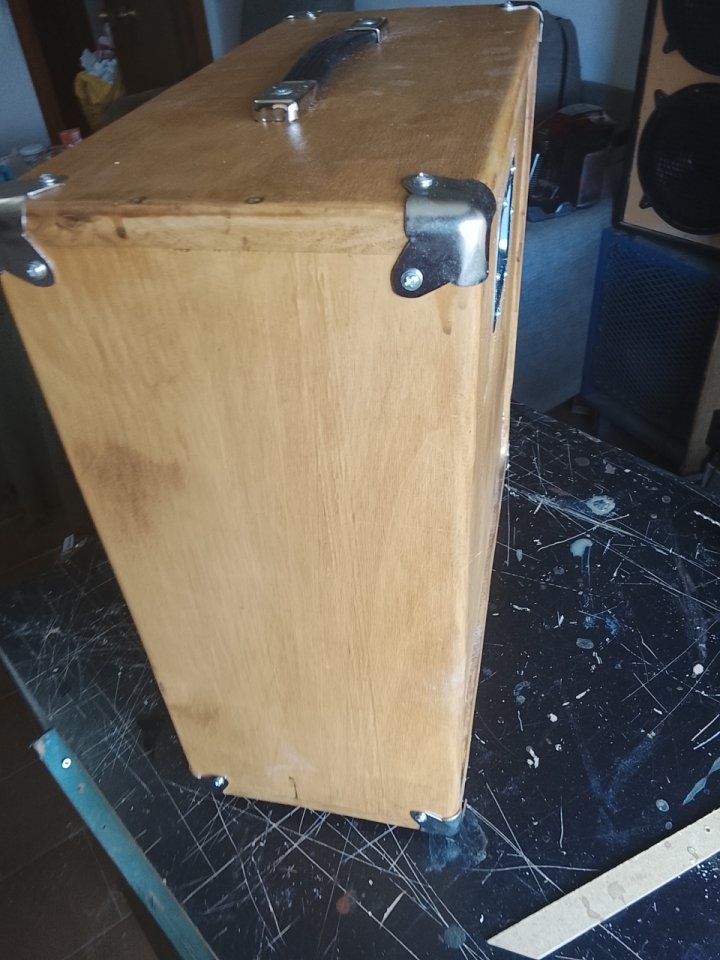 Pantalla 1x12 madera Abeto Finlandés 18mm. de segunda mano · Foto 5 de 10 · Cáceres · 90 €