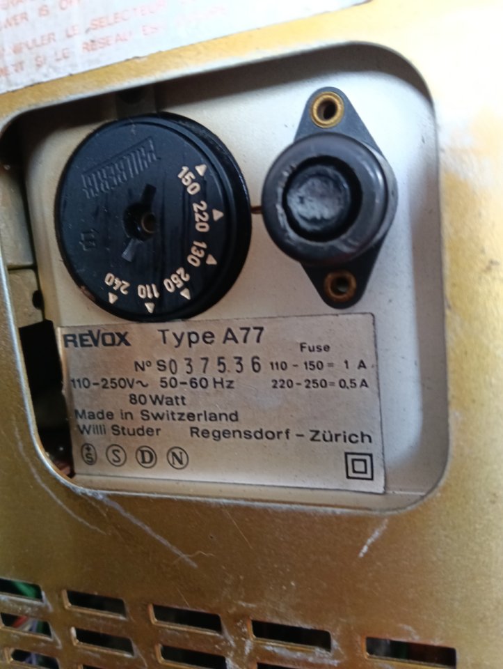 Grabadora/radio Revox