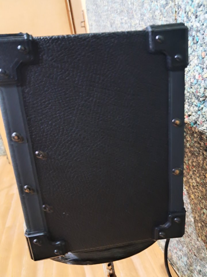 Amplificador Jazz Chorus De Roland  20w RMS Italia