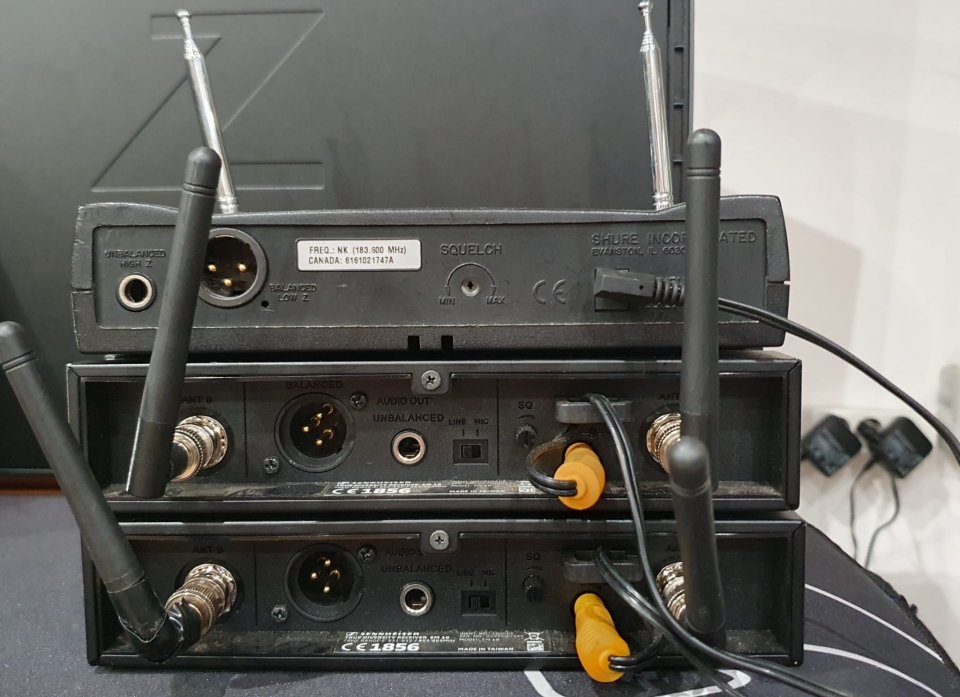 Shure T4N y Sennheiser XS Wireless de segunda mano · Foto 2 de 7 · Ourense · 600 €