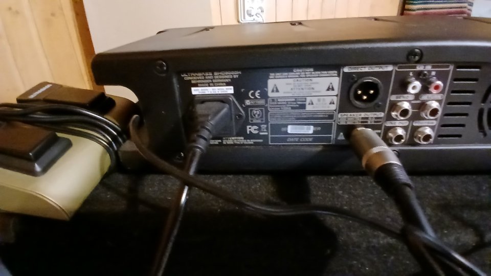 Cabezal Behringer UltraBass BXD3000H + pantalla HARTKE VX410