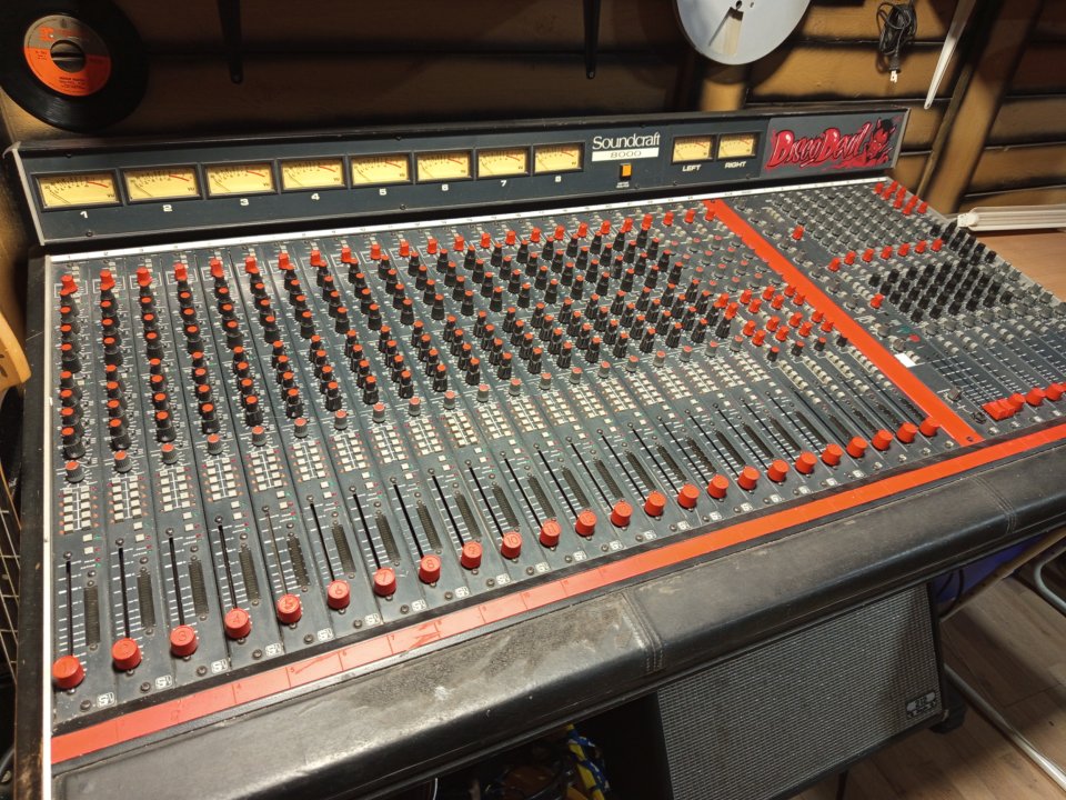 Soundcraft SC 8000 de segunda mano · Foto 1 de 7 · Tarragona · 2000 €