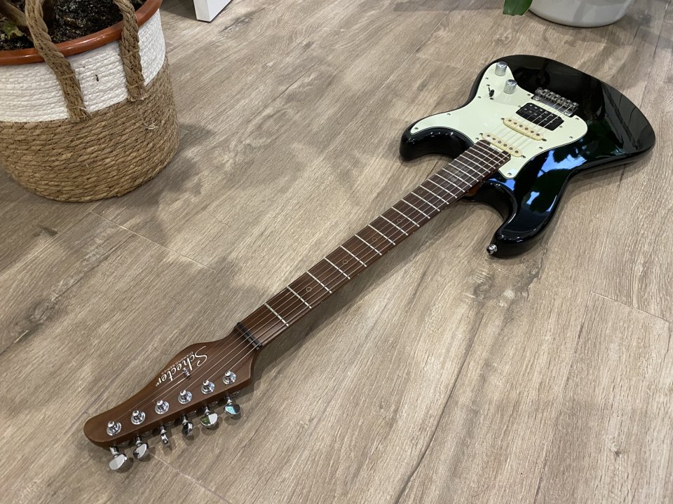 SCHECTER NICK JOHNSTON ATOMIC INK --chollo!!! de segunda mano · Foto 1 de 3 · Madrid · 450 €