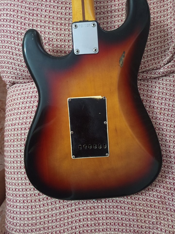 Fender Stratocaster MIJ 80s de segunda mano · Foto 4 de 4 · Málaga · 1200 €